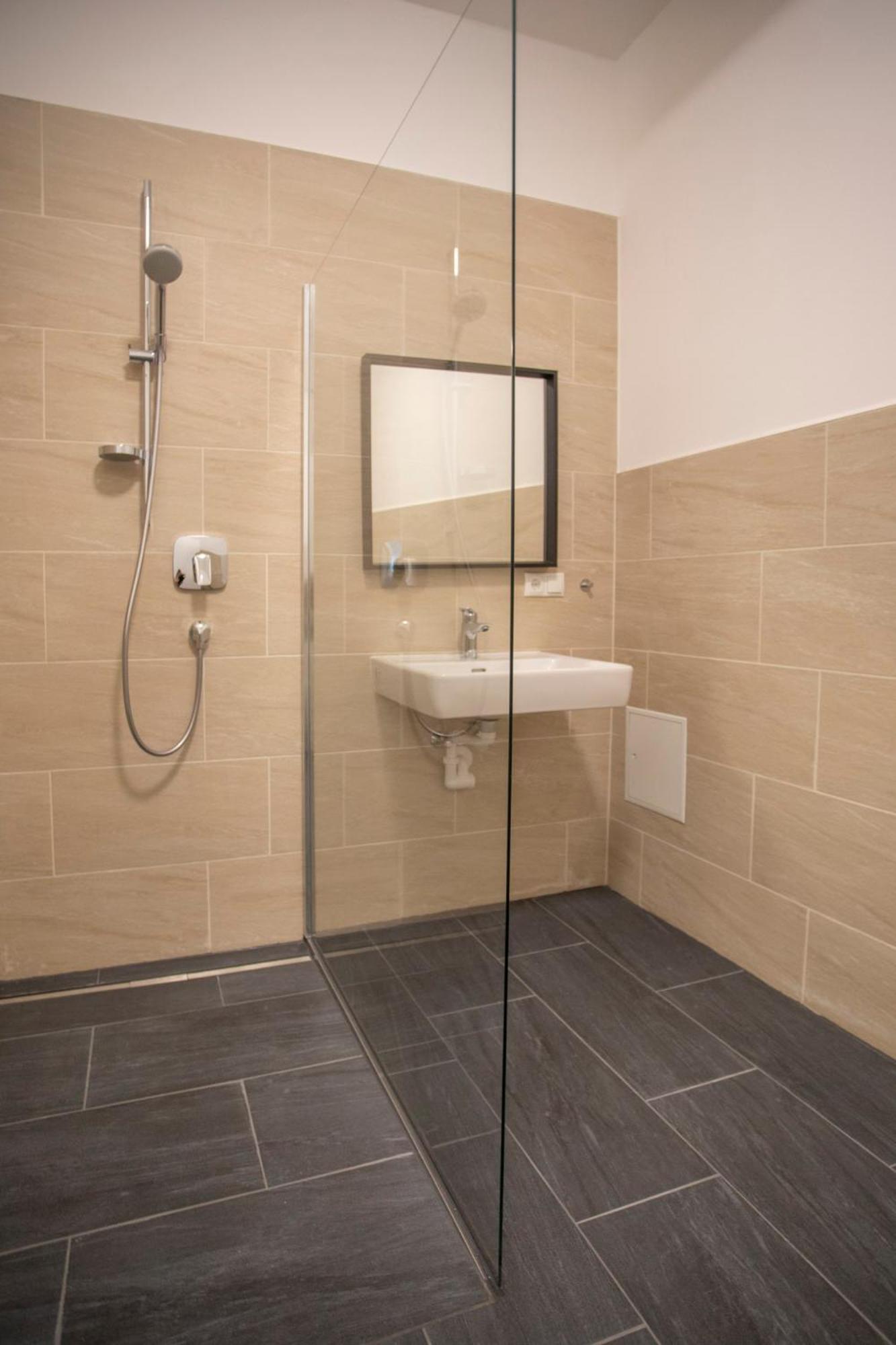 Innsbruck Urban Apartment I No Stairs I 24H Contactless Check-In מראה חיצוני תמונה